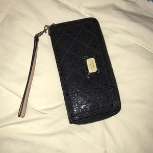 Guess wallet!